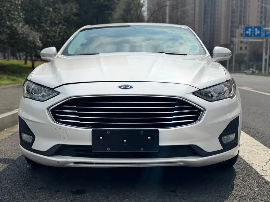 فورد مونديوم 2020 إيكوبوست 180 الطراز الأنيق