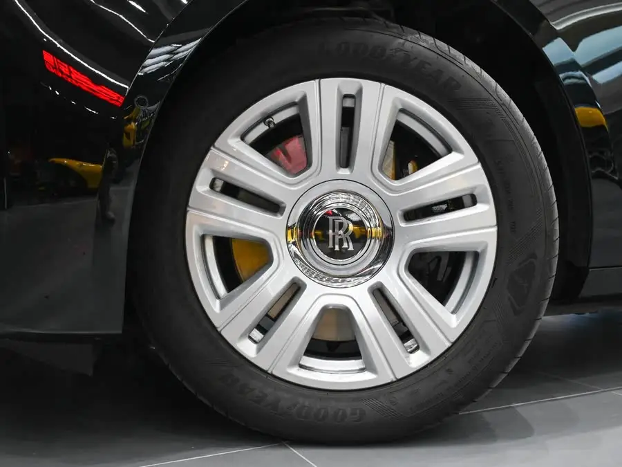 غوست 2021 6.7T النسخة ذات قاعدة العجلات الطويلة