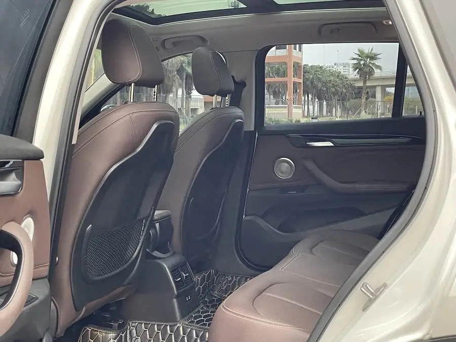 BMW X1 2022 sDrive20Li Luxury