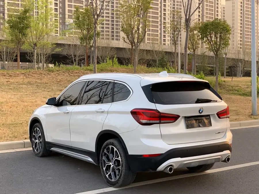 بي إم دبليو X1 2021 طراز مُجدد sDrive20Li فئة فاخرة