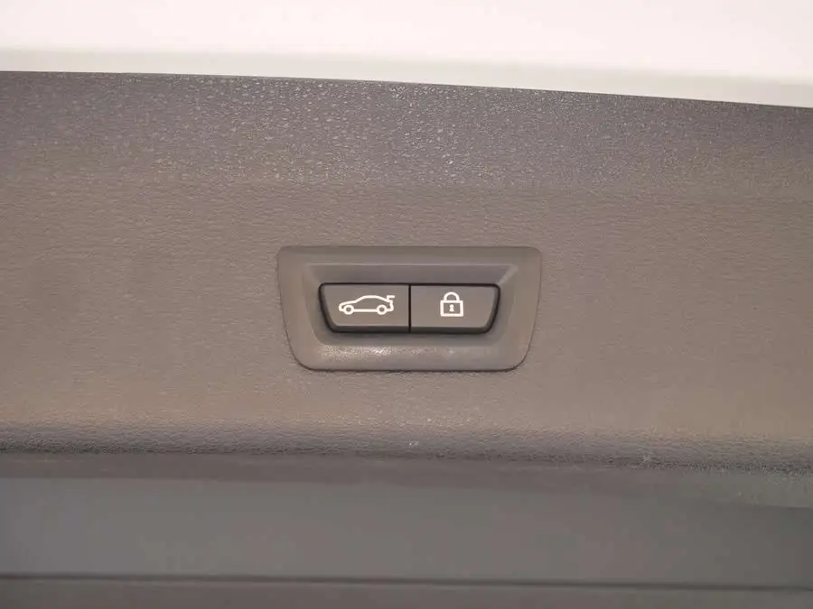 بي إم دبليو X1 2022 sDrive25Li النسخة الرائدة