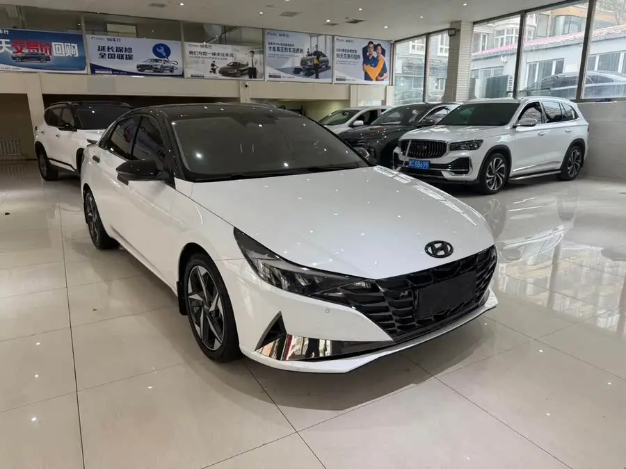 Elantra 2021 1.5L CVT LUX Premium Edition