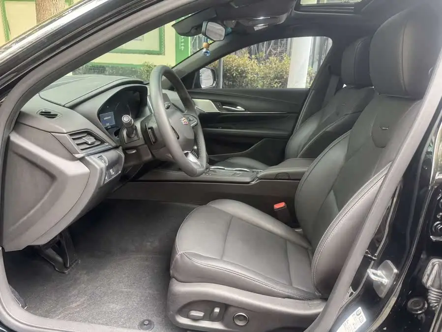 كاديلاك CT4 2023 28T فاخرة