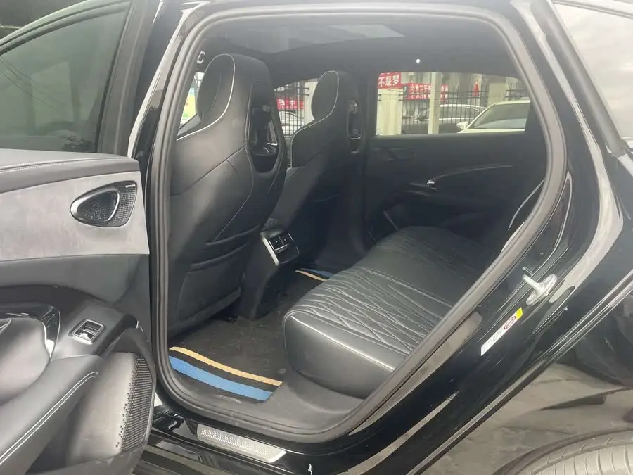 سيلاين 2023 إصدار البطل 550 كم الطراز الفاخر