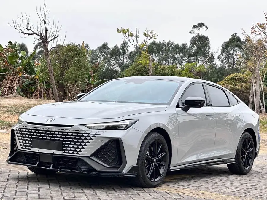 Changan UNI-V 2022 2.0T Lingsu Edition