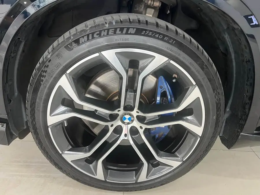 بي إم دبليو X5 2022 طراز معدل xDrive 40Li باقة M الرياضية الفاخرة