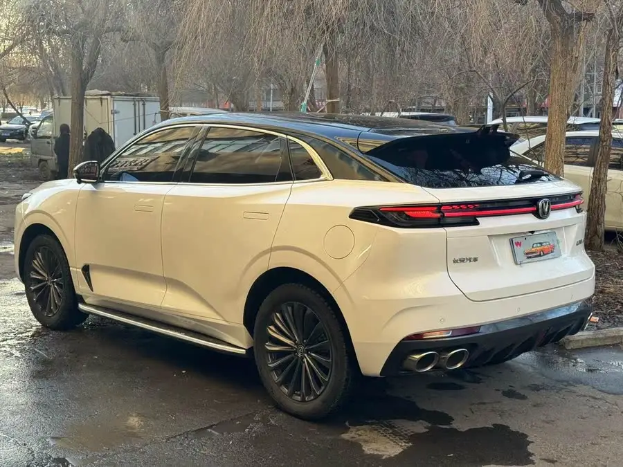 تشاينغن UNI-K 2021 2.0T الفئة الممتازة