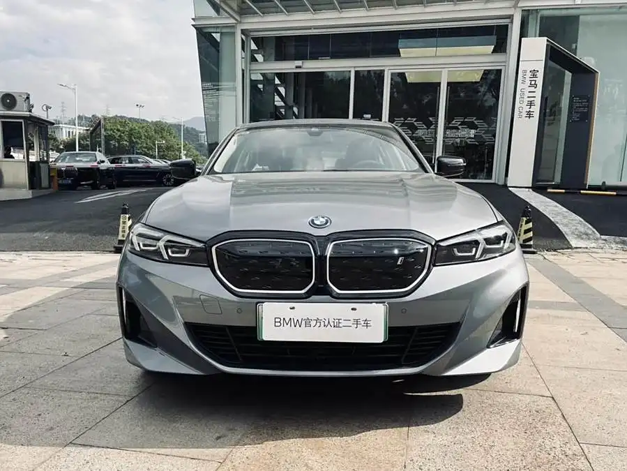 بي إم دبليو i3 2024 eDrive 40 L حزمة الليل