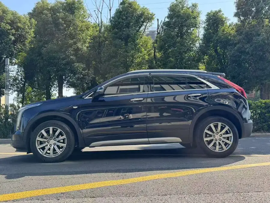 Cadillac XT4 2021 28T Front-wheel Drive Premium