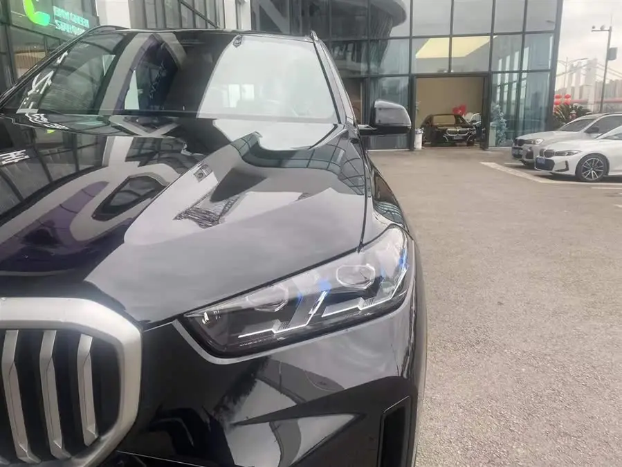 BMW X5 2023 xDrive 40Li M Sport Night Package