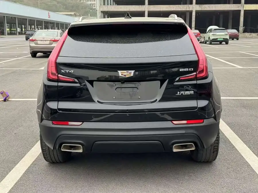 Cadillac XT4 2021 28T FWD Tech Package