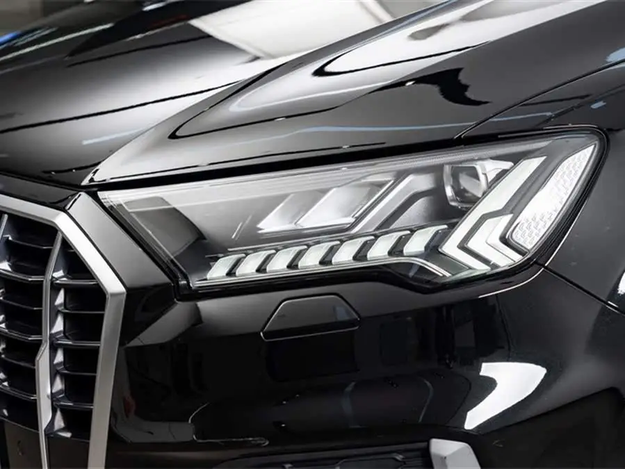 Audi Q7 2023 45 TFSI quattro S line Sport