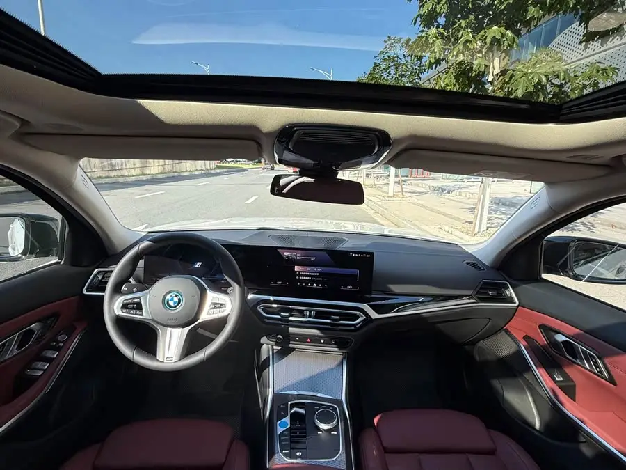 بي إم دبليو i3 2024 eDrive 40 L حزمة الليل