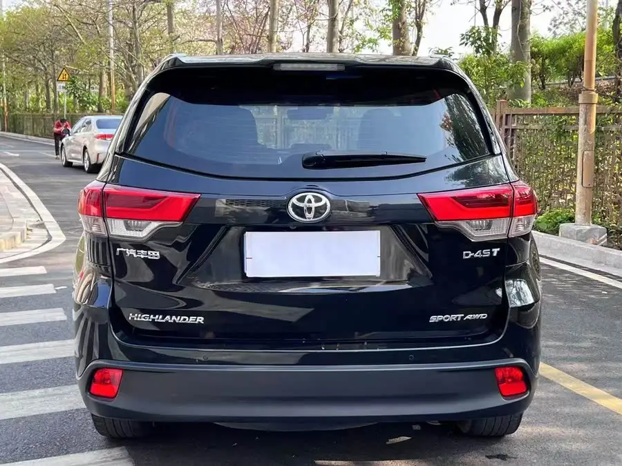 هاي لاندر 2021 2.0T دفع رباعي فاخرة 7 مقاعد