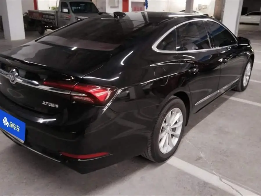 بيوك لاكروس 2021 652T بريميوم