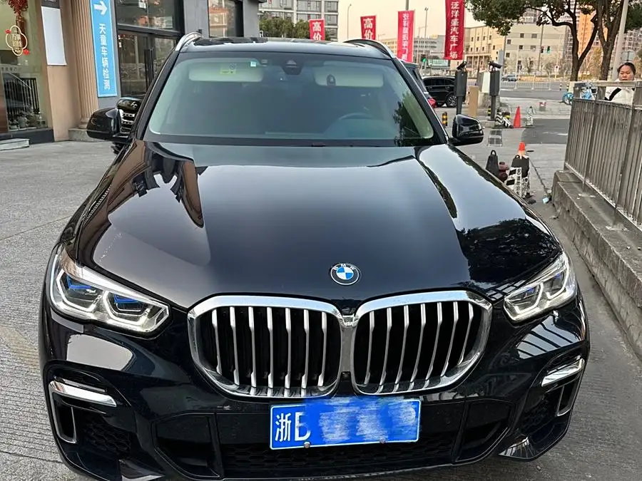 بي إم دبليو X5 2022 xDrive 30Li باقة M الرياضية الفاخرة