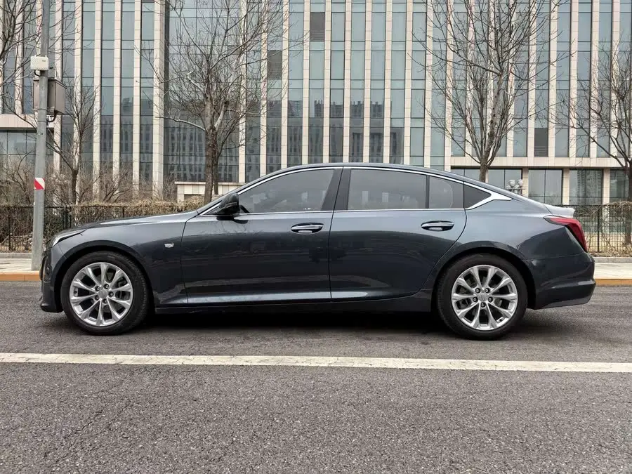 كاديلاك CT5 2021 28T فاخرة