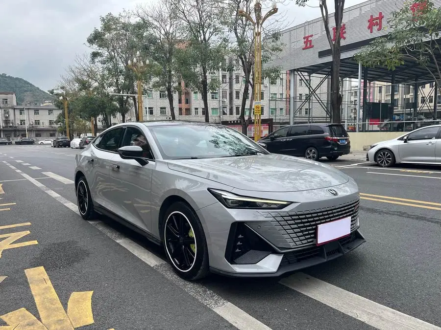 Changan UNI-V 2022 1.5T Premium