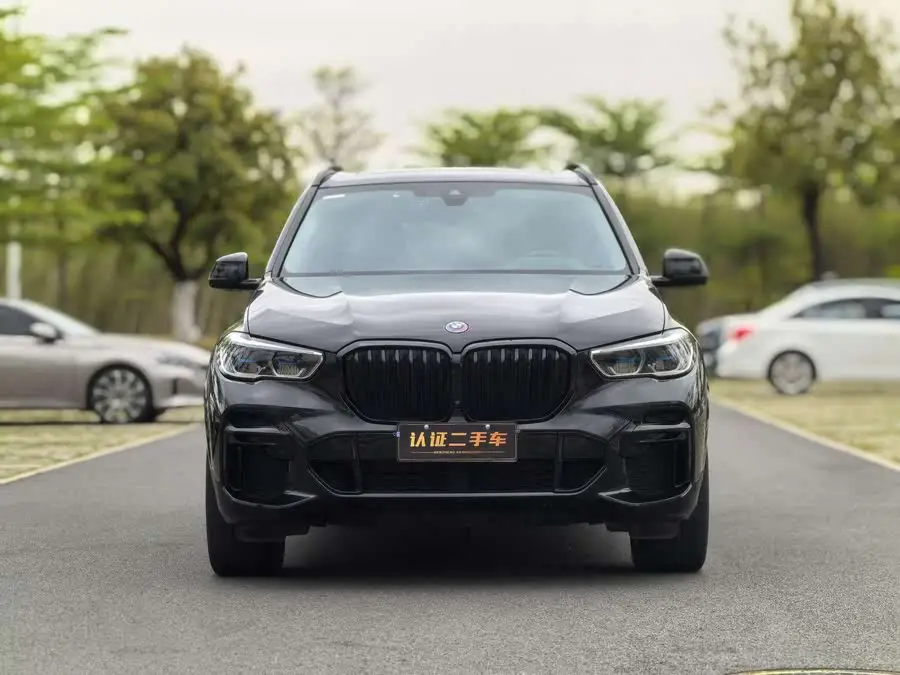 بي إم دبليو X5 2022 طراز مُعدل xDrive 30Li باقة M الرياضية