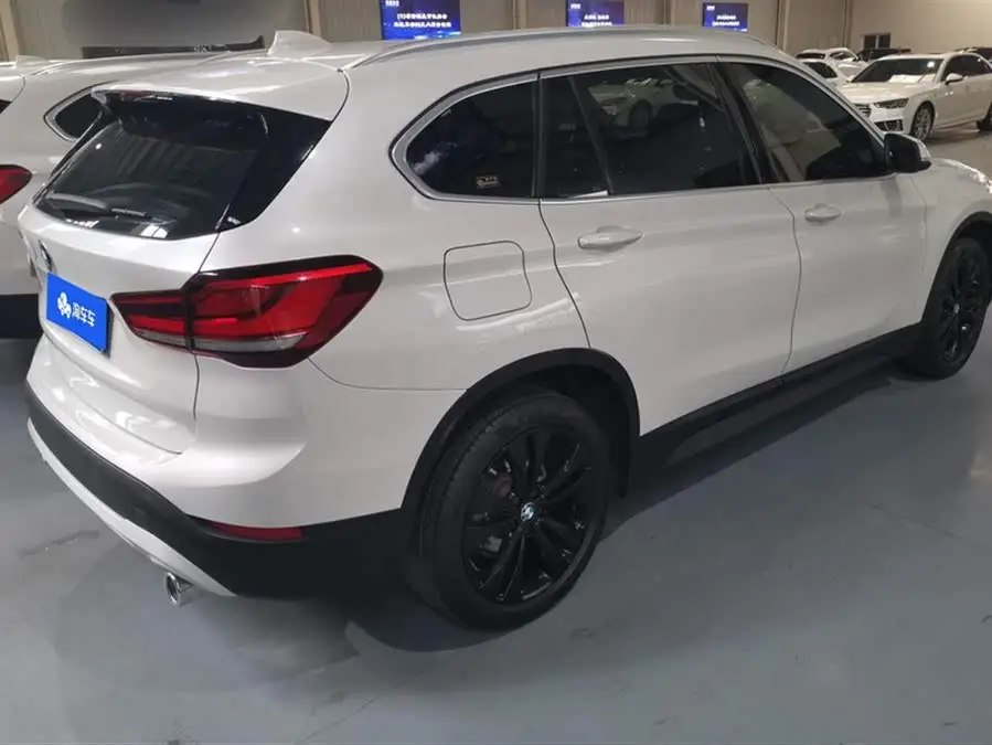 بي إم دبليو X1 2020 sDrive20Li الطراز الأنيق