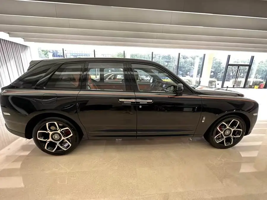 كولينان 2020 بلاك بادج