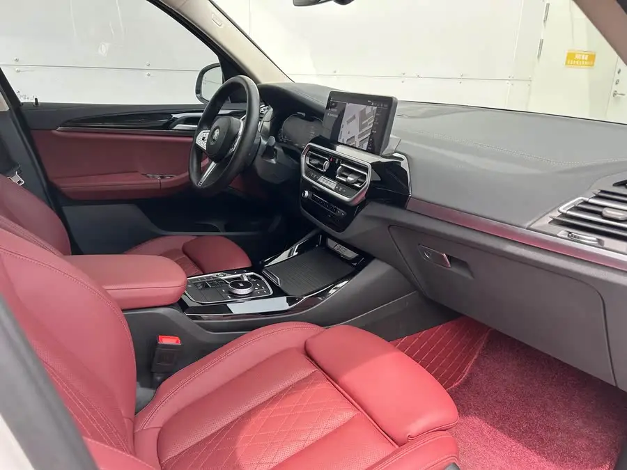 BMW iX3 2024 Leading Model