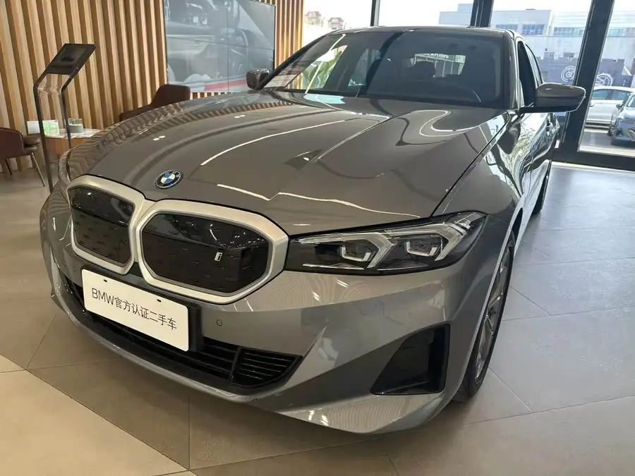 بي إم دبليو i3 2022 eDrive 35 L