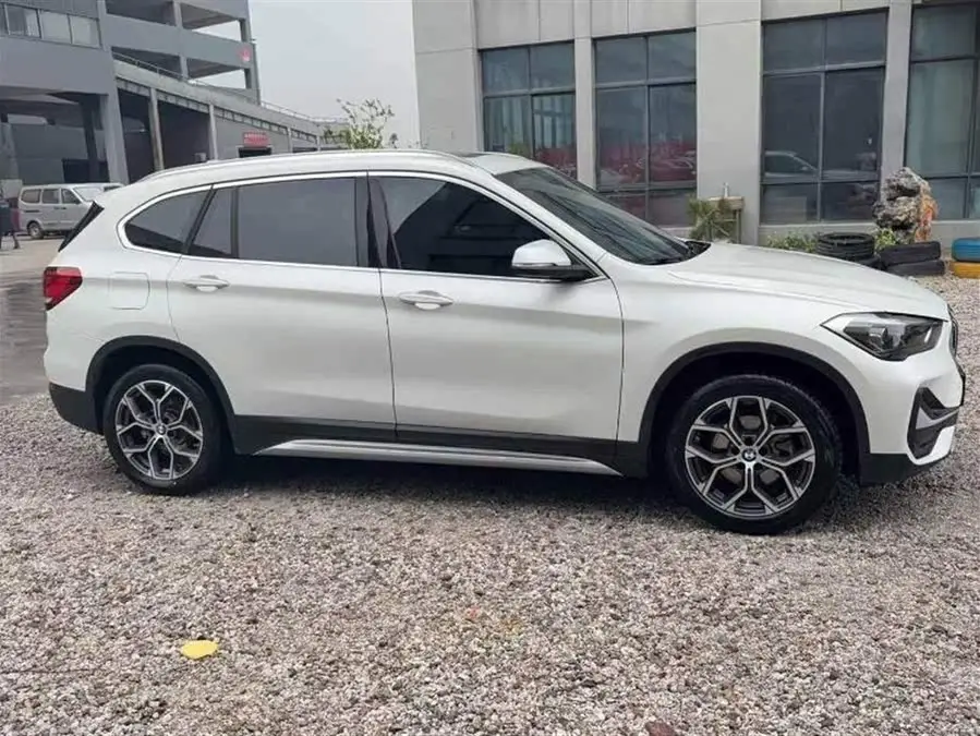 بي إم دبليو X1 2022 sDrive20Li الفئة الفاخرة