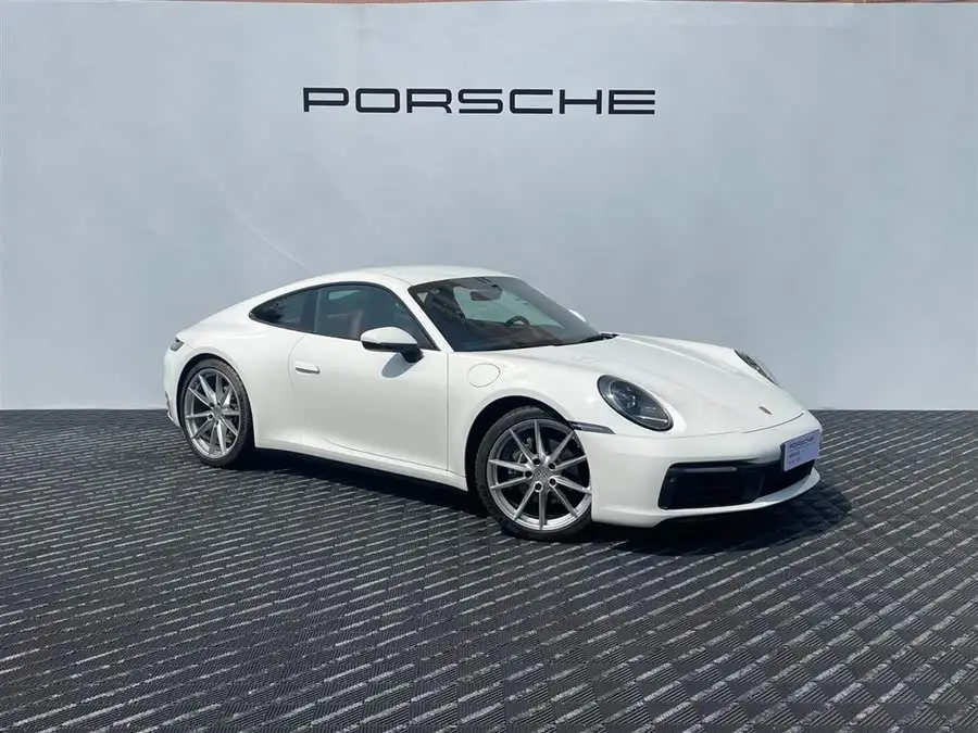 بورش 911 2023 كاريرا 4 3.0T