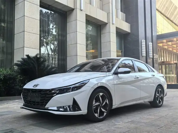 Elantra 2022 1.5L CVT GLS Leading Edition