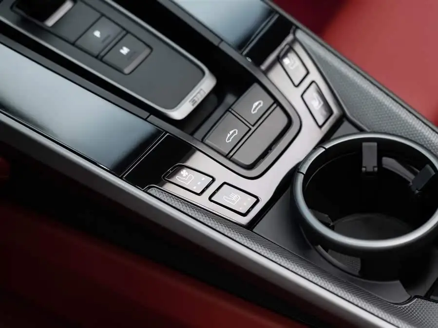 بورش 911 2023 طراز تارغا 4 3.0T