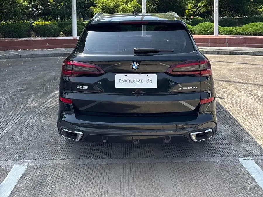 BMW X5 2022 xDrive 30Li Luxury M Sport Package