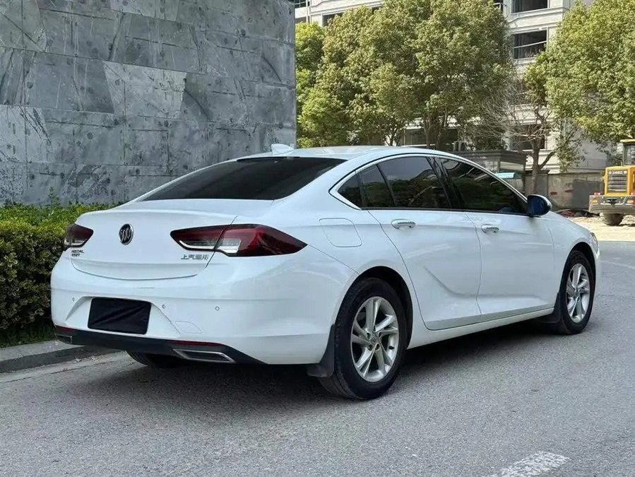 ريغال 2020 552T النخبة