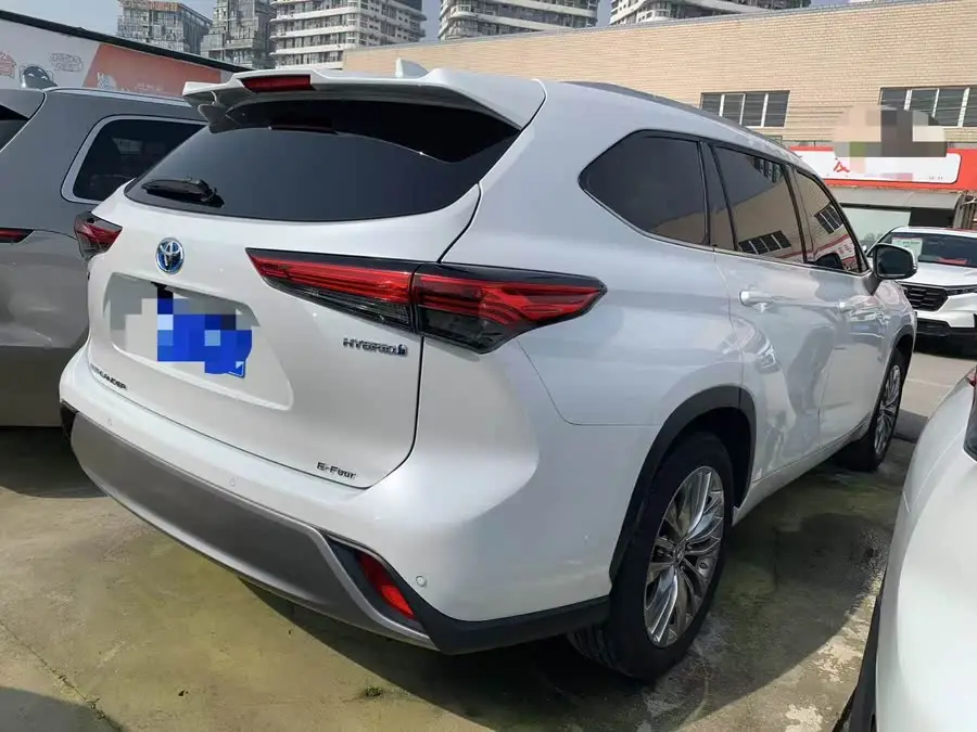 هايلاندر 2022 طراز هجين 2.5 لتر دفع رباعي فاخر 7 مقاعد