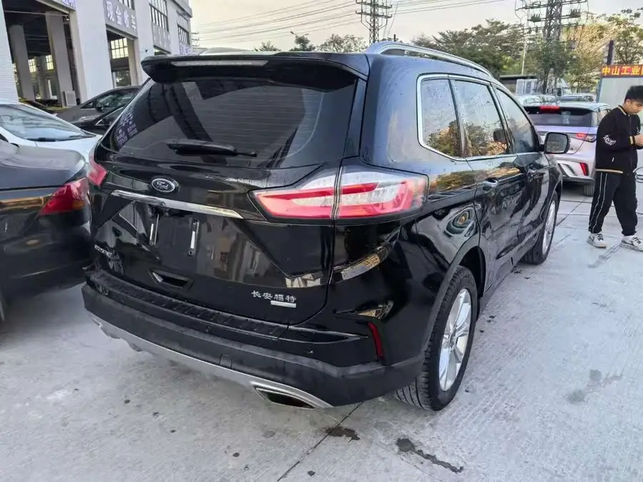 2020 Edge EcoBoost 245 Two-Wheel Drive Platinum 7-Seater