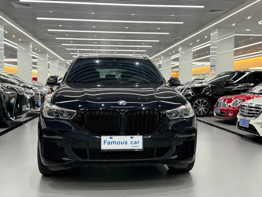 بي إم دبليو X5 2022 xDrive 40Li حزمة M الرياضية