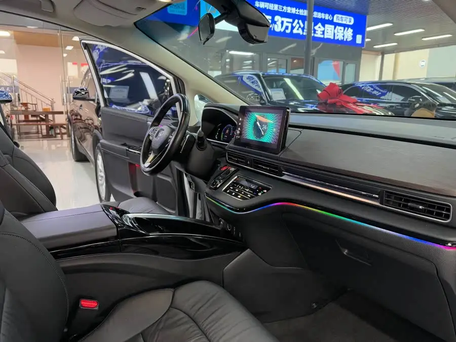 أوديسي 2022 2.0L e:HEV إصدار الرفاهية الحادة