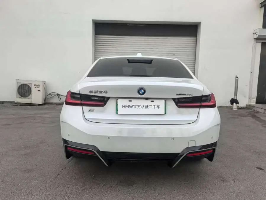 بي إم دبليو i3 2022 eDrive 35 L