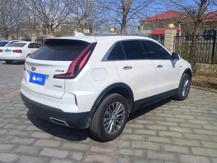 Cadillac XT4 2024 28T Luxury FWD