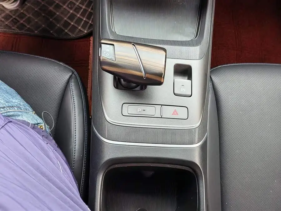 ييدونغ 2024 1.5T GDI أوتوماتيكي فاخر