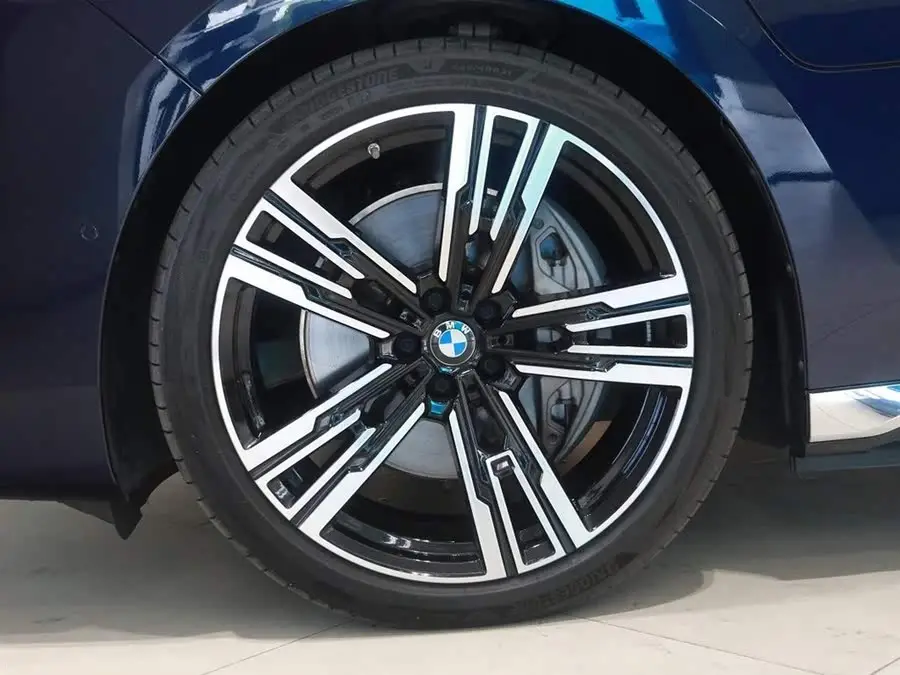 BMW i7 2023 xDrive60L M Sport Package