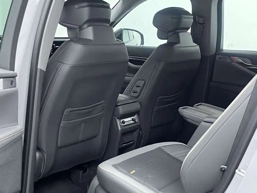 2023 Ford Edge Edge L 2.0T EcoBoost All-Wheel Drive Seven-Seater Supreme Model