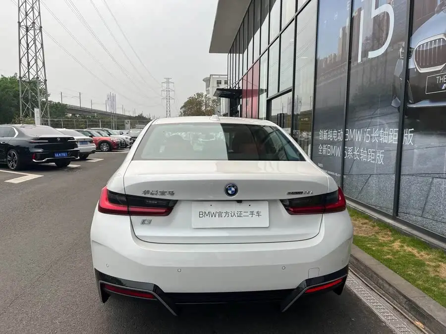 بي إم دبليو i3 2022 eDrive 35 L