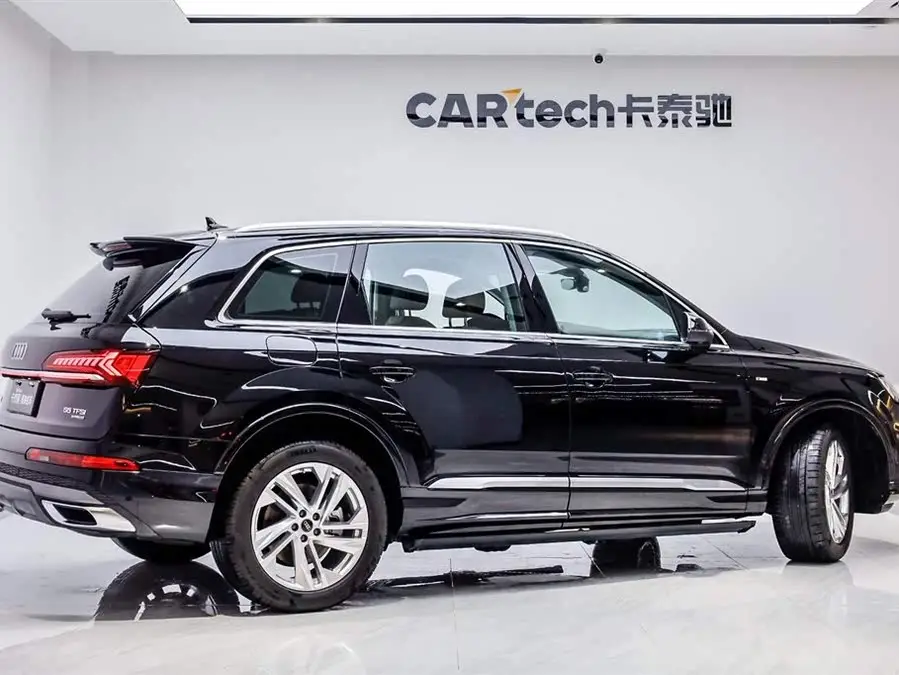 Audi Q7 2023 45 TFSI quattro S line