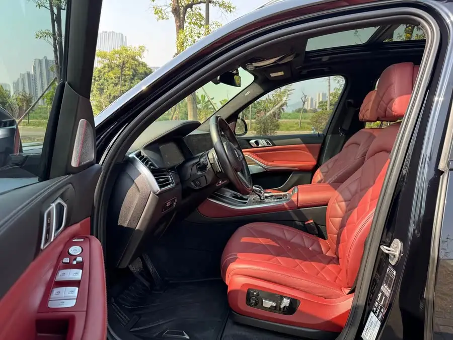 بي إم دبليو X5 2022 xDrive 40Li حزمة M الرياضية