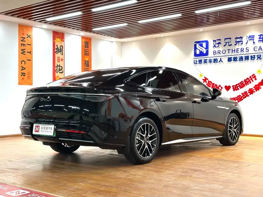 Sealion 2023 DM-i 1.5T 121km Honor Edition