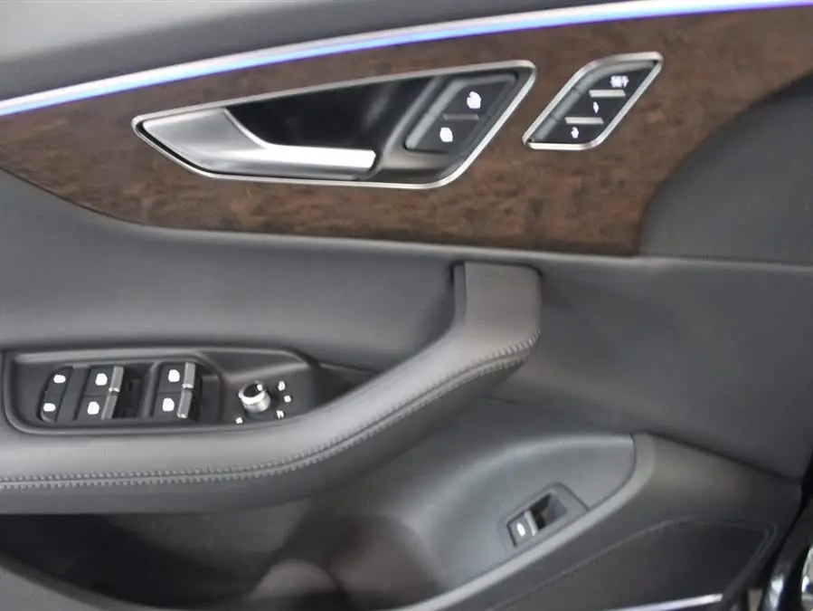 Audi Q7 2023 55 TFSI quattro S line Sport