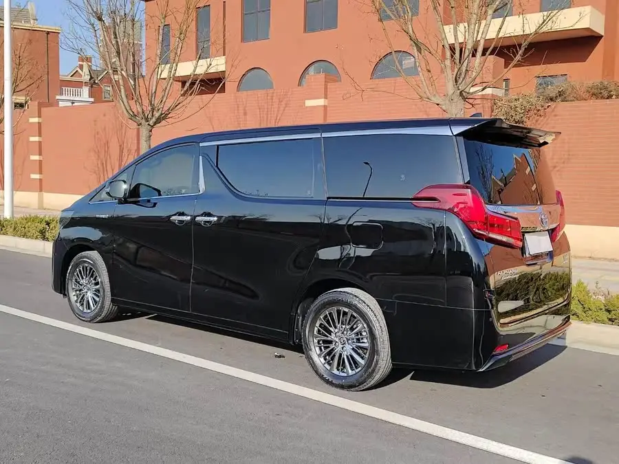 ألفارد 2020 النسخة المميزة بمحرك مزدوج 2.5 لتر