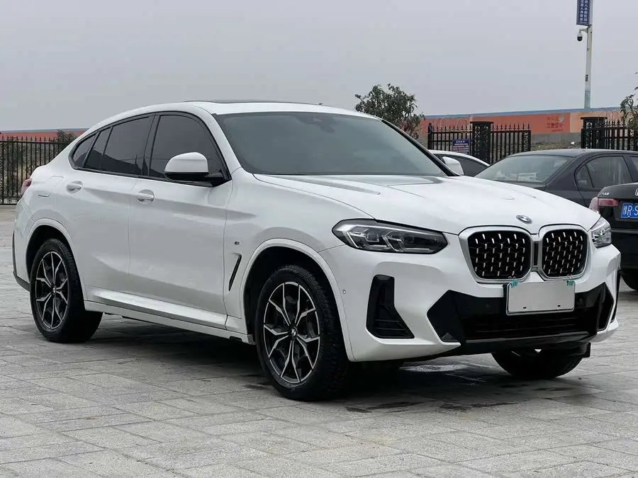 بي إم دبليو X4 2022 xDrive 25i حزمة م الرياضية