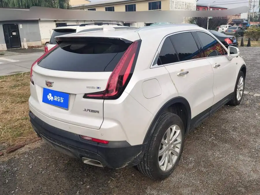 Cadillac XT4 2022 28T FWD Luxury